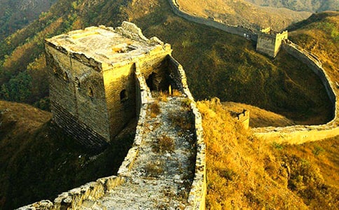 长城是谁修建的