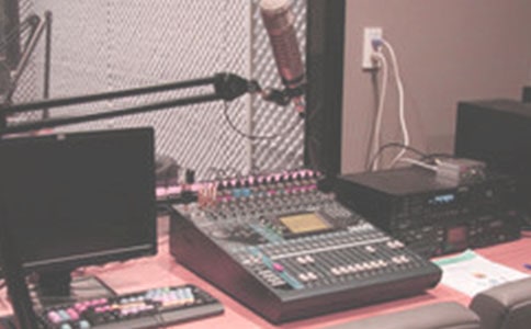 ��ҹ��̨�㲥��