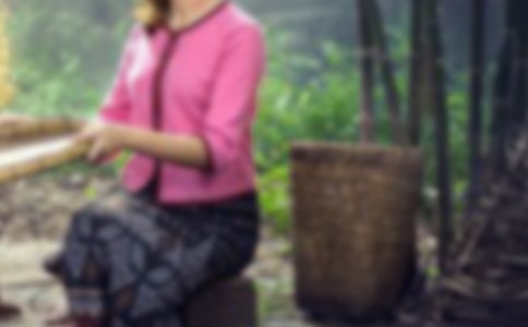 ��Ů����������̬���Ը�