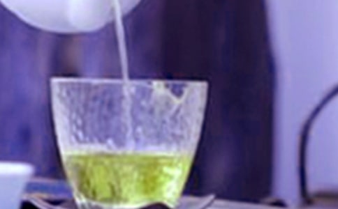 夜晚独自一人喝茶的说说(优)