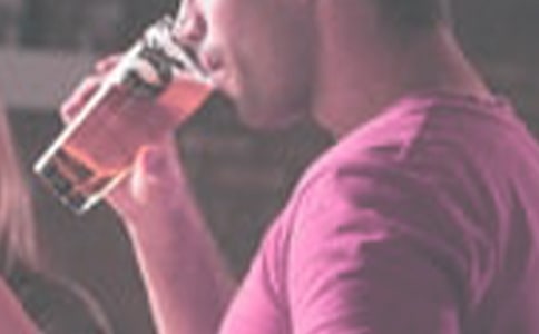 女生抽烟喝酒的伤感说说女生抽烟的伤感句子