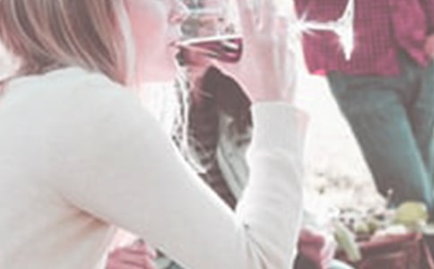 �����ں��ߺȾƴ����˵˵���飨��ѡ210�䣩