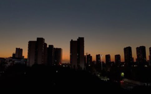 ��ҹ�¶��˸�˵˵