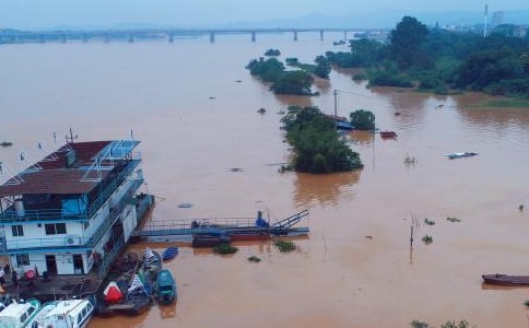 洪水作文300字(集锦8篇)