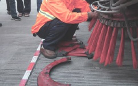 �������˷��Ը�