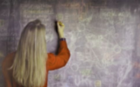 2018年全国两会关于代课教师的提案政策解读,两会关于代课教师