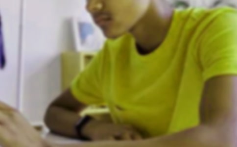 川农大两男生虐猫引众怒 校方回应严肃处理