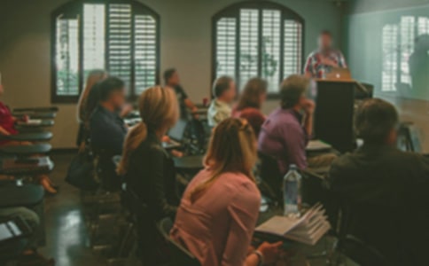 �����淶У����ѵ�����ɾ���������ίԱ��ע��һ���淶����������ѵ����