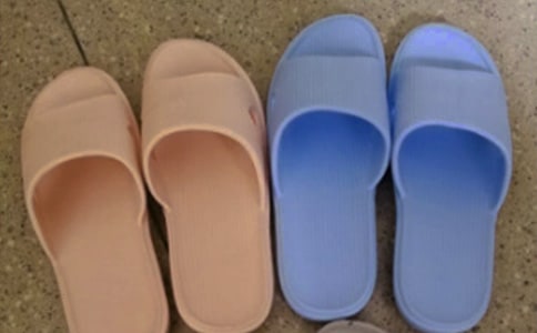 穿拖鞋上班的检讨书