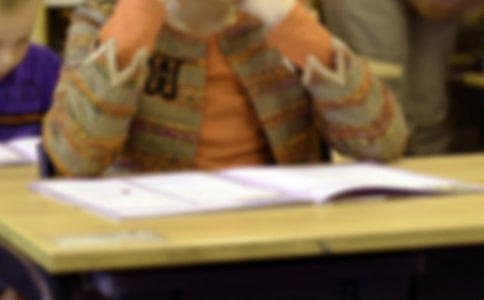 ��ѧ�ںڰ屨�������ϼ�ͼƬ