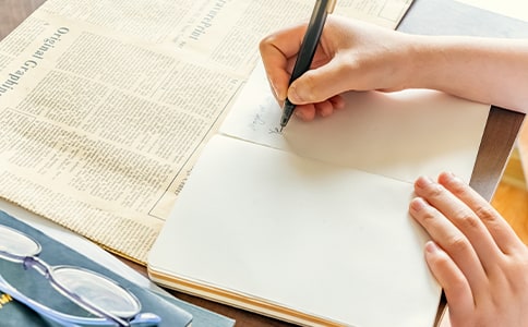 ��ɫС��������700��