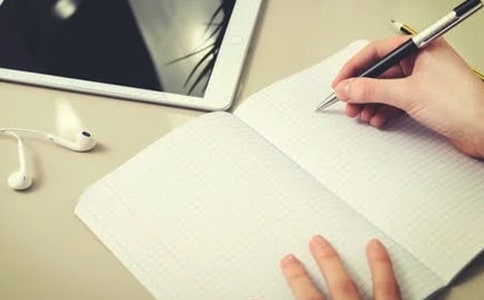 ���们����ͷС��������300��