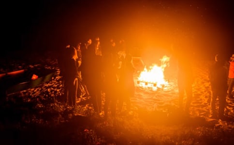 草原篝火晚会句子